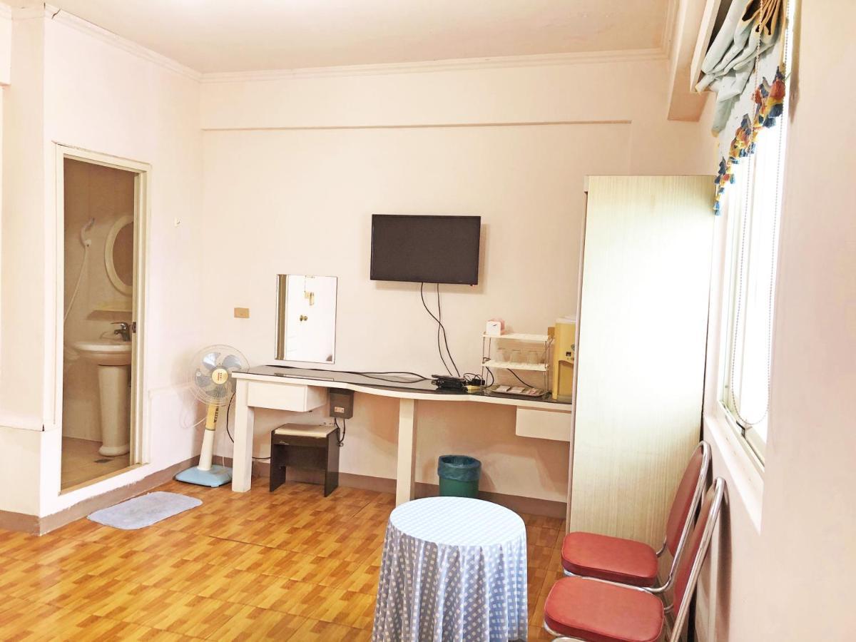 Yun'S Homestay Луодонг Екстериор снимка